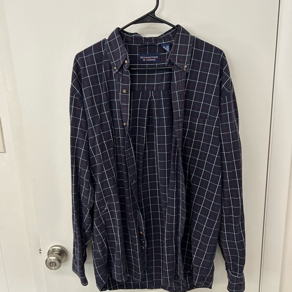Roundtree & Yorke Other - Roundtree & Yorke Plaid Button-Up Shirt